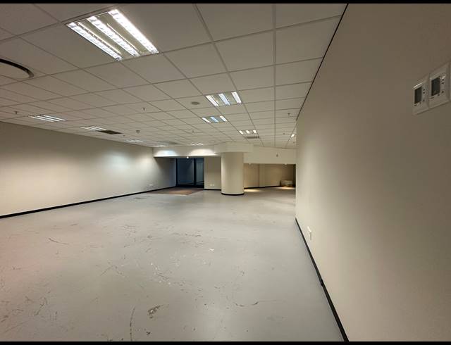 1,039M² OFFICE TO LET IN SANDTON CENTRAL